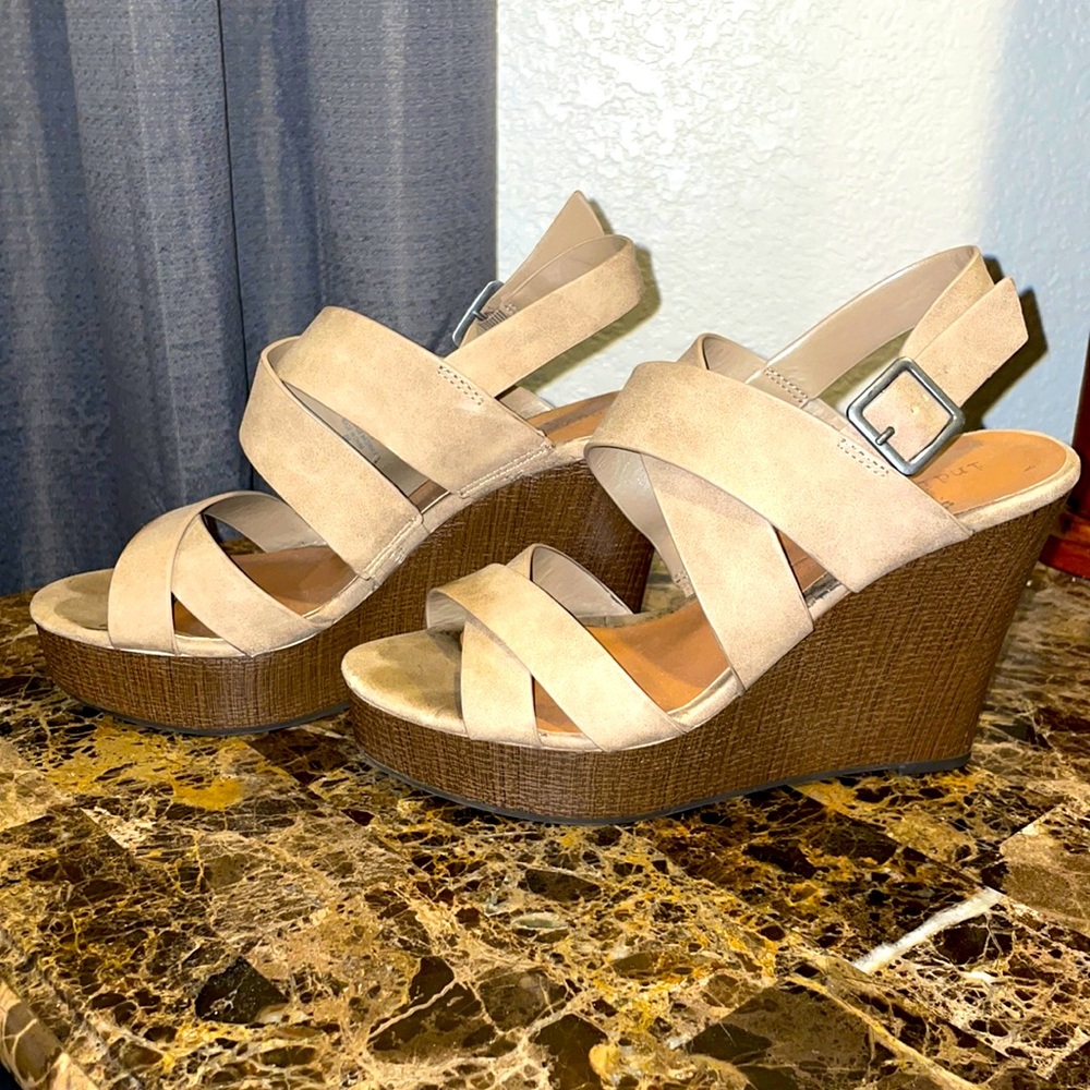 Wedges/ used but I’m good condition